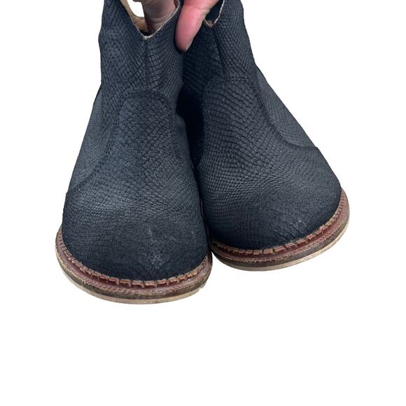 Anthropologie Schuler & Sons Philadelphia Wedge Booties Boots Embossed Black 7.5 - Picture 3 of 9